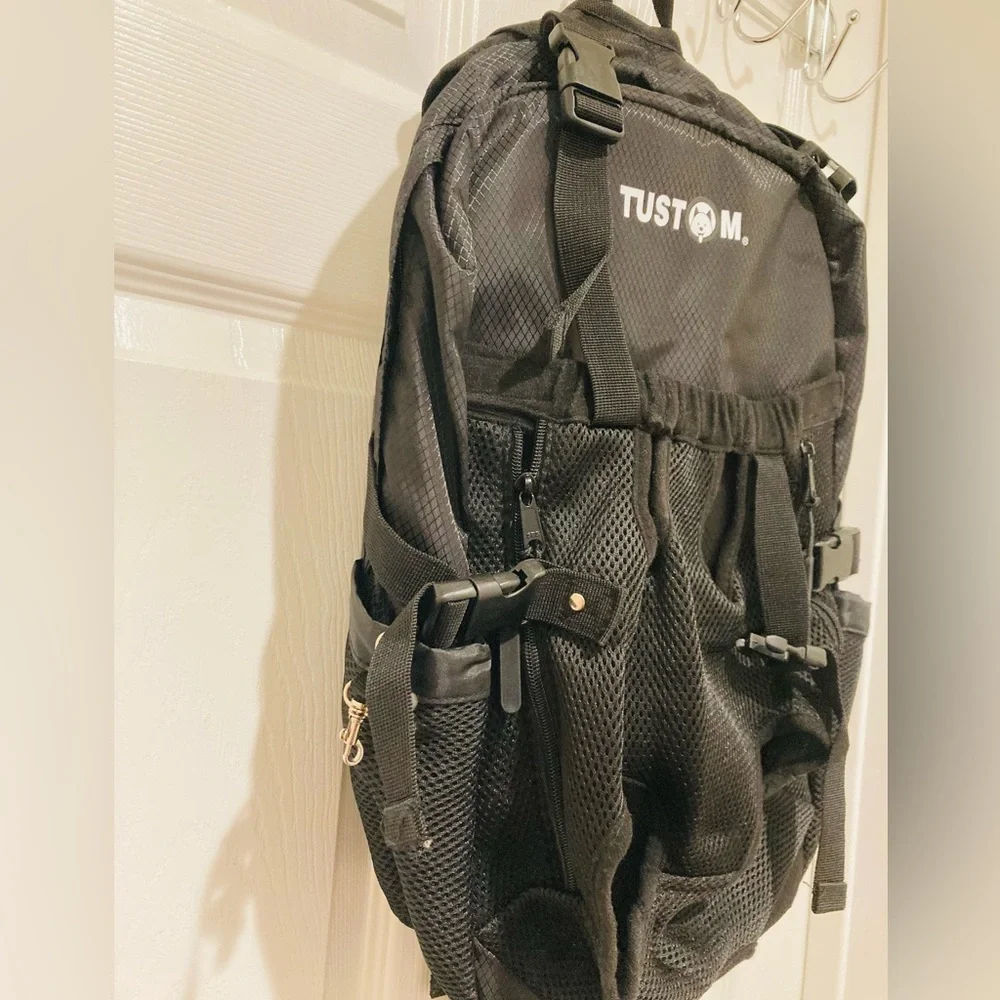 LIKE NEW Tustom Dog Carrier Backpack 🐶‎ 🐕 🎒